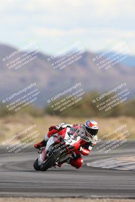 media/Nov-16-2025-Race Pace (Sun) [[8c5fa54630]]/Non Verified Riders (1st 20 Minutes)/5-Turn 15 (110pm)/